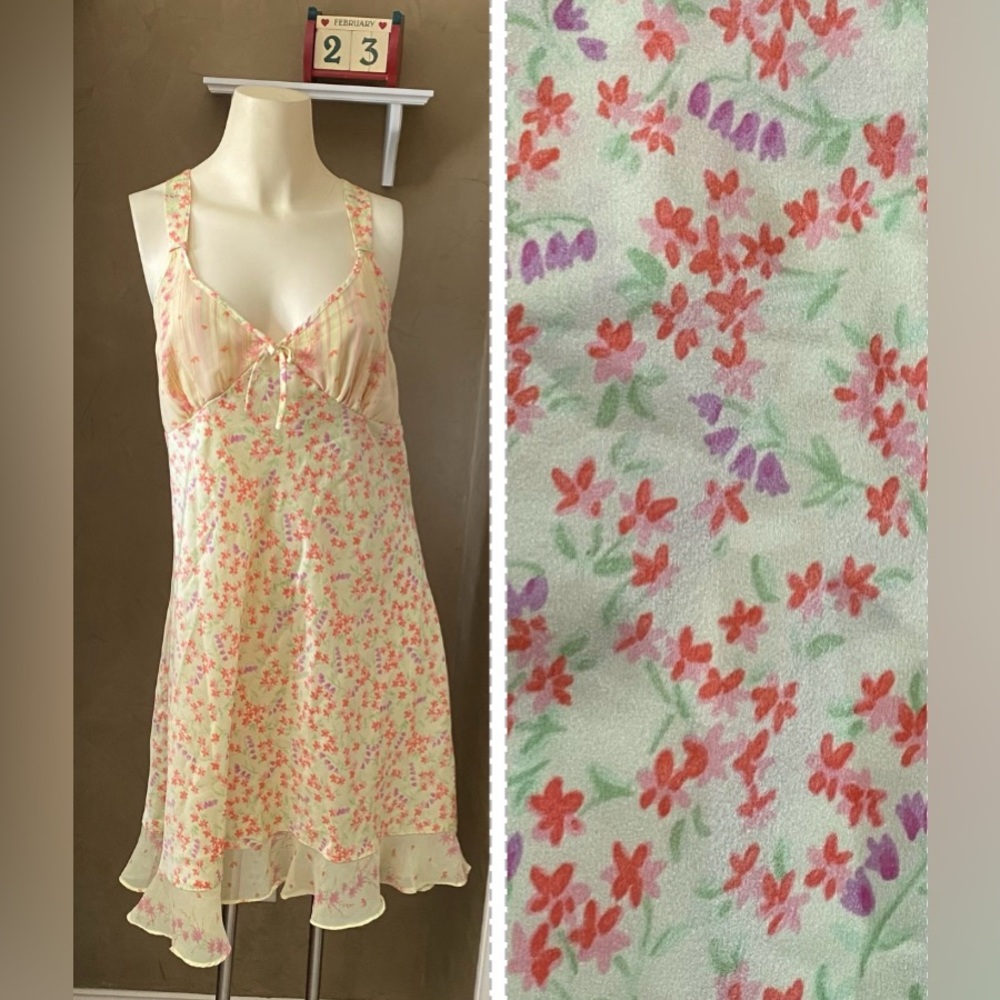 CABERNET yellow floral silky slip Women’s size M adjustable straps ruffle detail